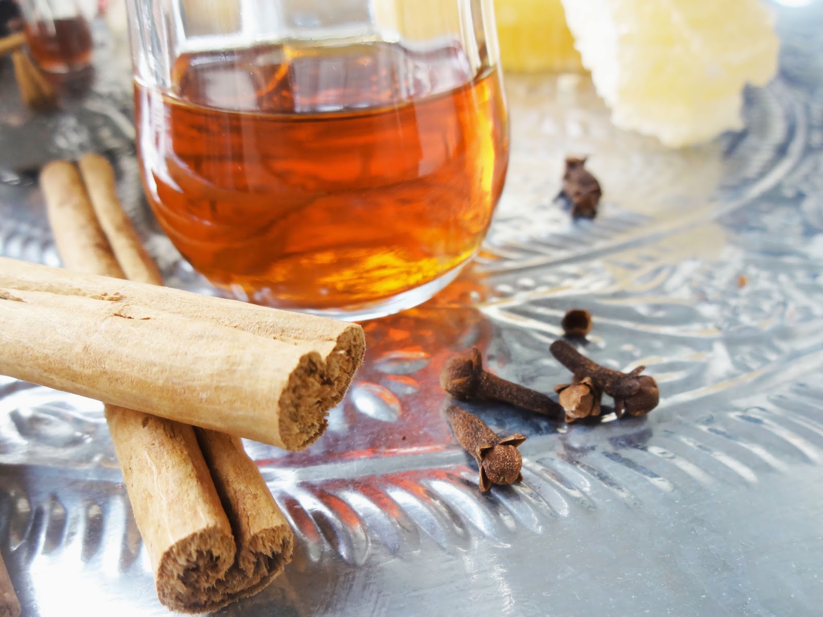 علاج الزكام بالليمون مع العسل والقرفة