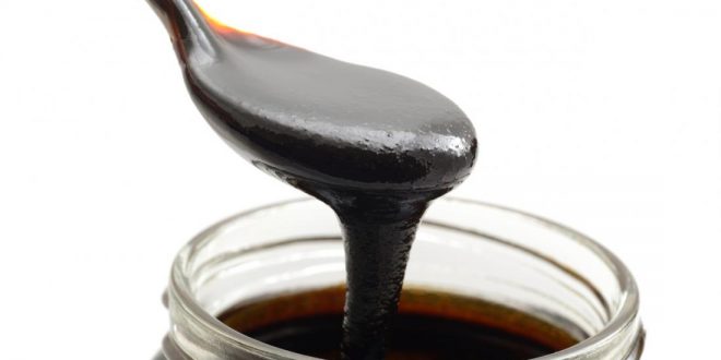 فوائد عسل حبة البركة