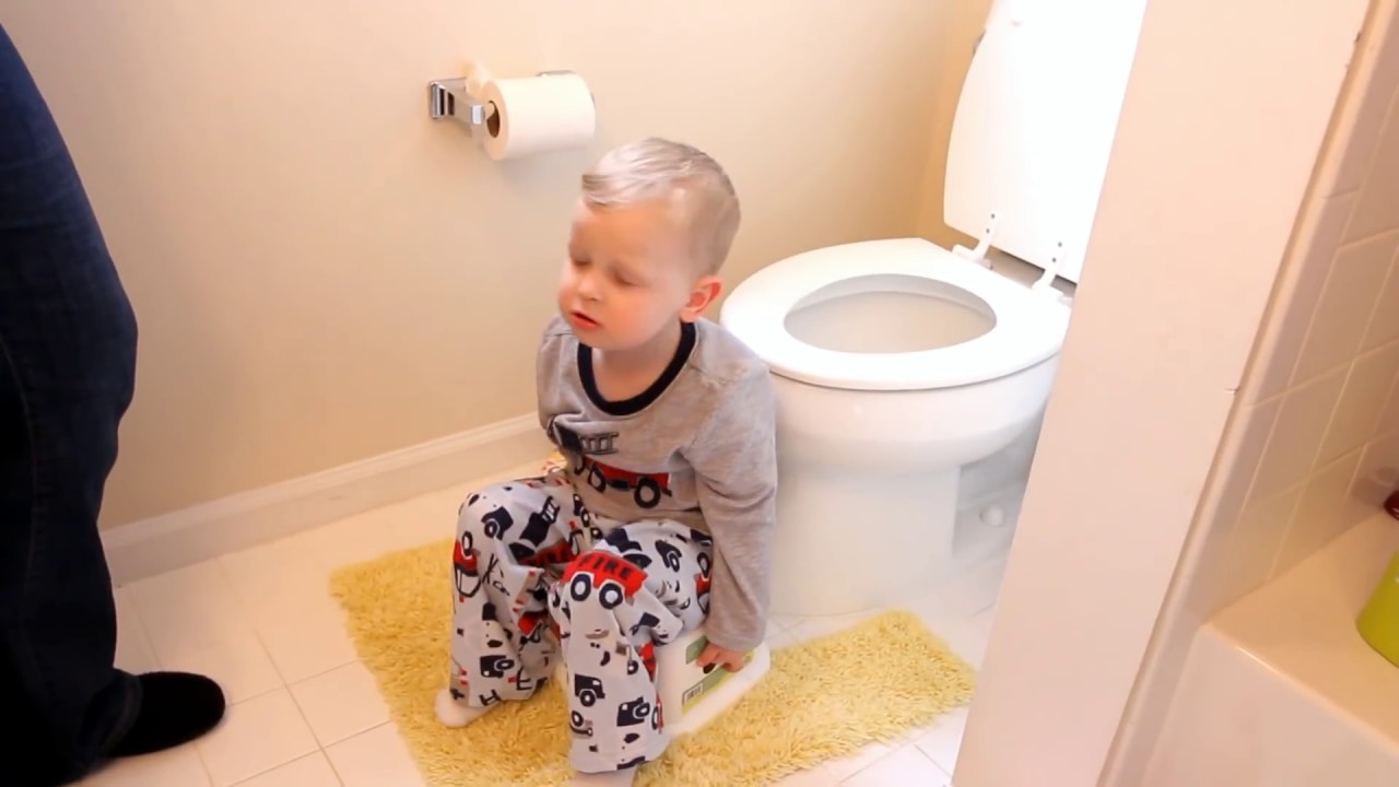 الطفل على الحمام