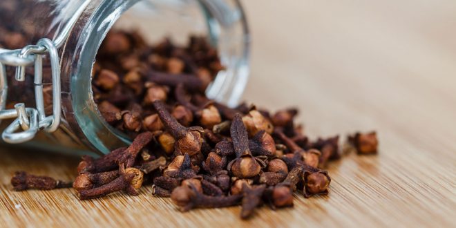 فوائد القرنفل للاسنان